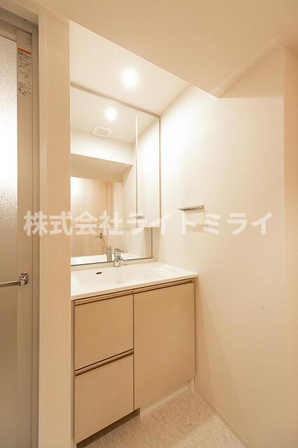 洗面設備　※写真は同タイプ住戸です。?