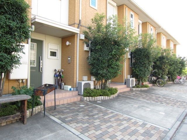 エントランス　★お問い合わせはタウンハウジングまで★