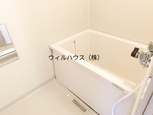バス・シャワールーム　キレイにリフォームされています！