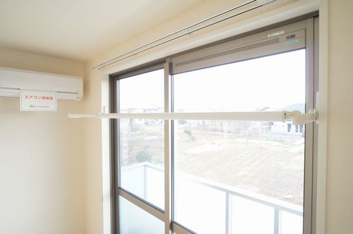 その他設備　雨の日や女性に嬉しい室内物干しも新たに設置予定です♪※室内写