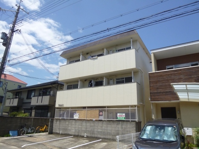 建物外観　阪急西宮北口駅が最寄りです