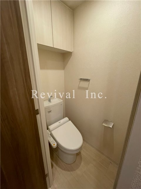トイレ　もちろんウォシュレット付き