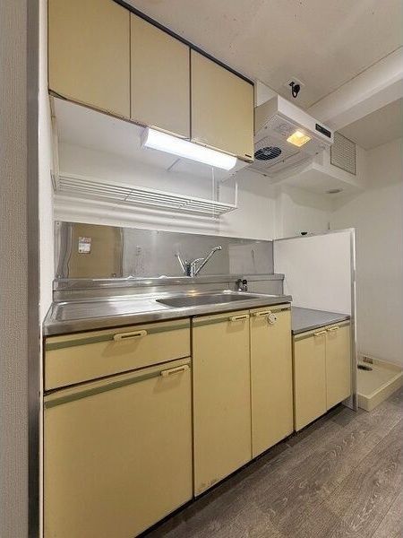 キッチン　※写真は別号室です。