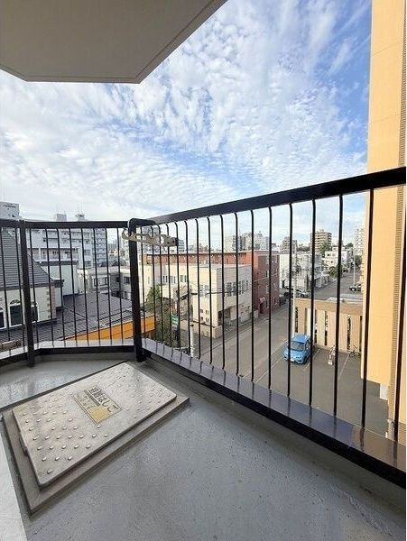 バルコニー　※写真は別号室です。