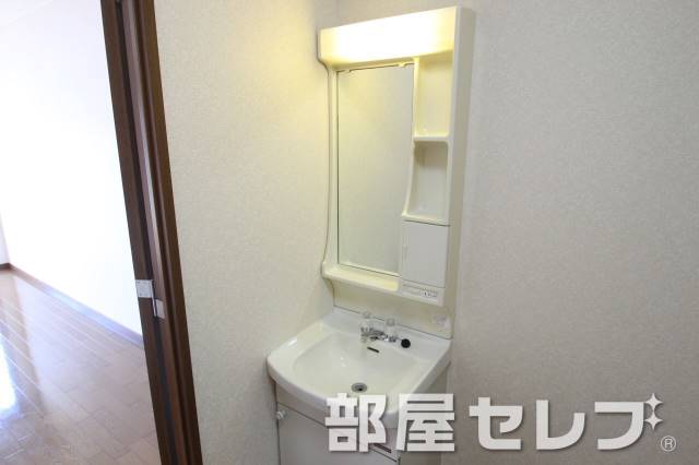 洗面設備　独立洗面台あります。