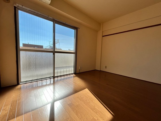 居室・リビング　※別部屋の写真です