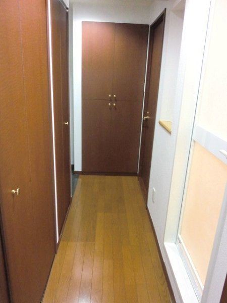 玄関　弊社は都内全域の物件が仲介手数料最大無料でご紹介可能です！