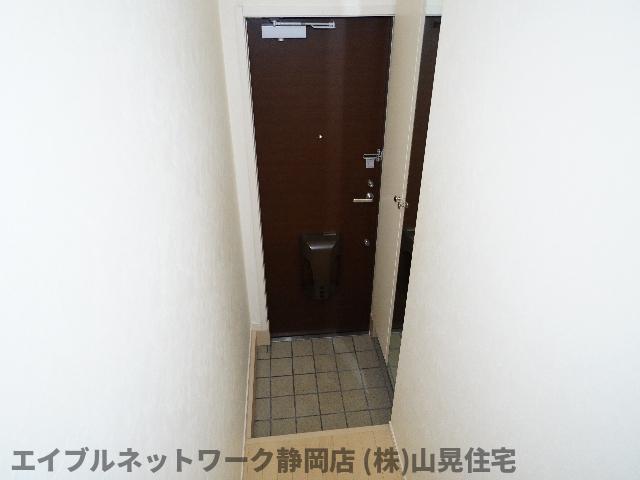 玄関　シンプルで使いやすい玄関です