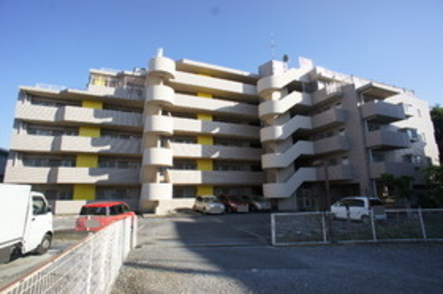 建物外観　丈夫で安心の鉄筋コンクリート造マンションです☆
