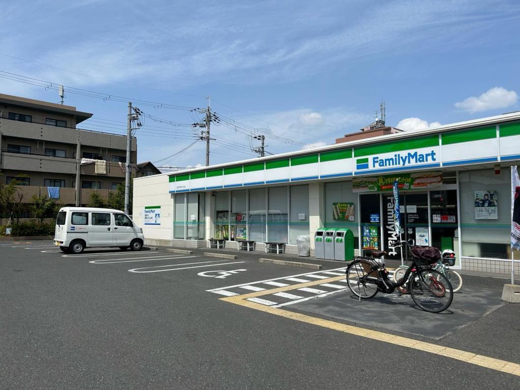 コンビニ　ファミリーマート 佐井寺南が丘店（コンビニ）まで639m