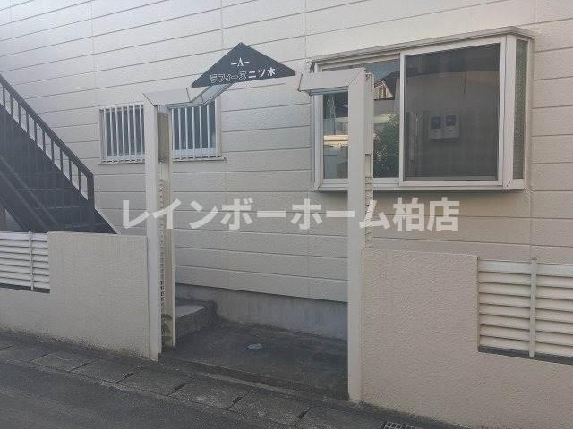 エントランス　建物の内部です