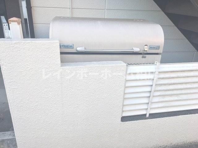 その他共有部分　敷地内ゴミ置き場があります