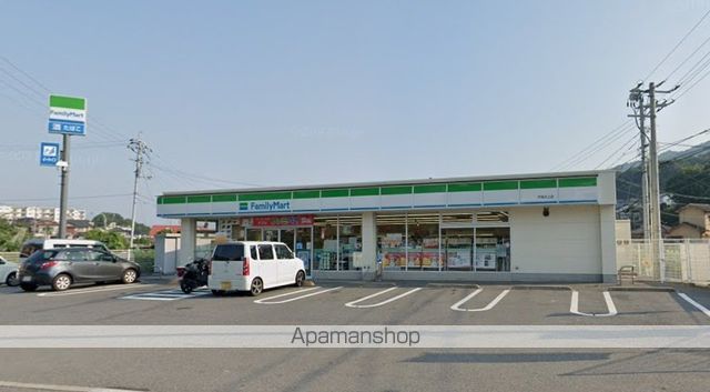 コンビニ　ファミリーマート（コンビニ）まで362m