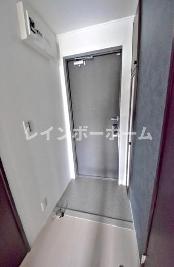 玄関　※別部屋参考写真です。