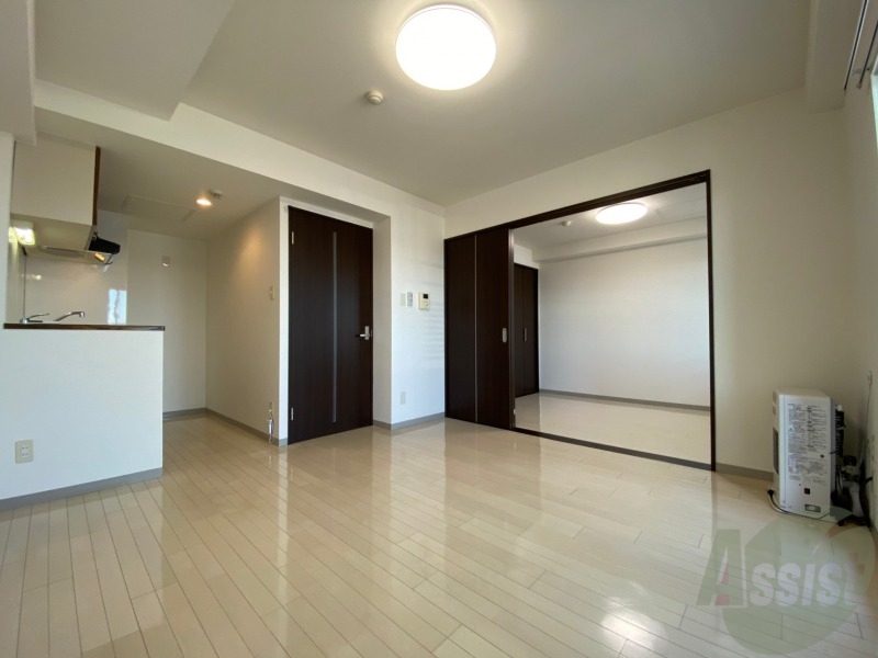 居室・リビング　広くてキレイなお部屋が広がっていて、充実した生活が送れそう。