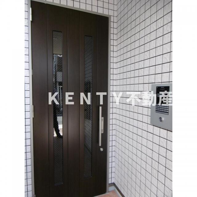 エントランス　落ち着いたエントランスです