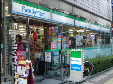 コンビニ　ファミリーマート 芝田二丁目店（コンビニ）まで515m