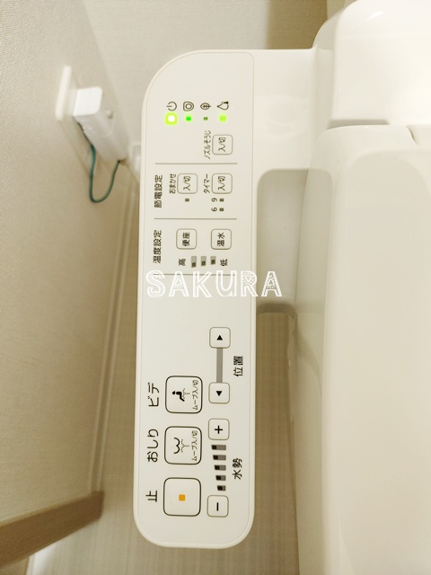 トイレ　嬉しい温水洗浄便座♪