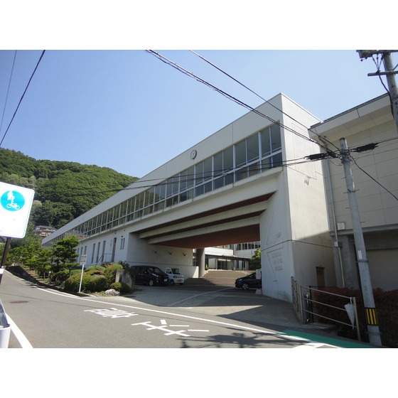 中学校　安曇野市立明科中学校（中学校）まで948m