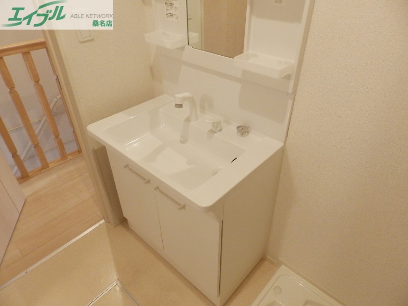 洗面設備　同型反転タイプ参考写真