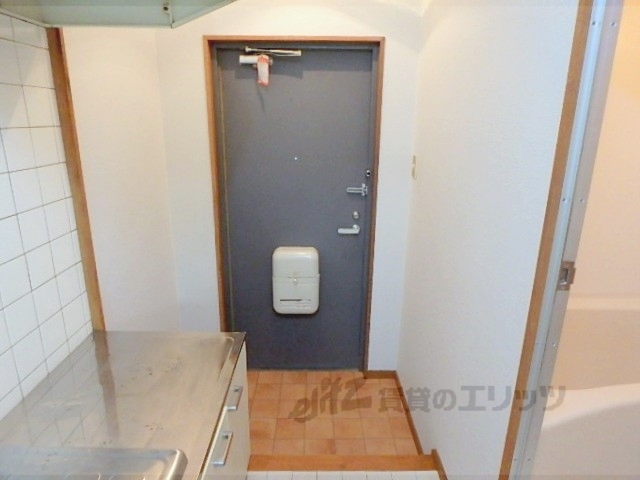 玄関　玄関から見たお部屋の中です
