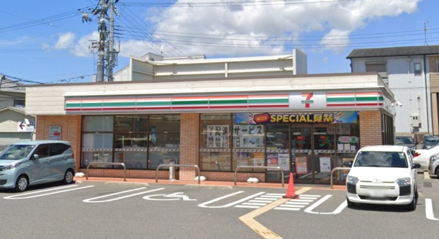 コンビニ　セブンイレブン岸和田中井町店（コンビニ）まで432m