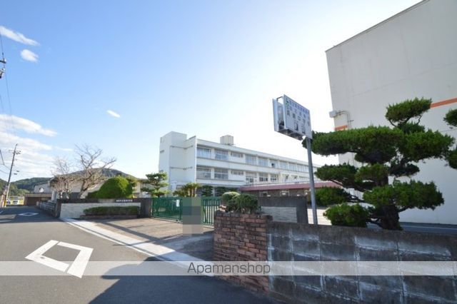 中学校　倉敷市立真備中学校（中学校）まで666m