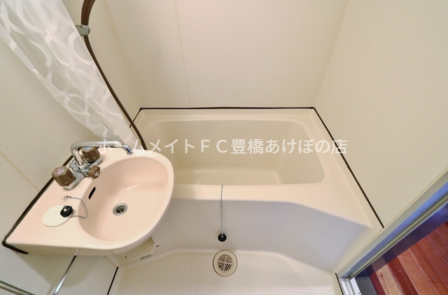 バス・シャワールーム　同型別部屋写真