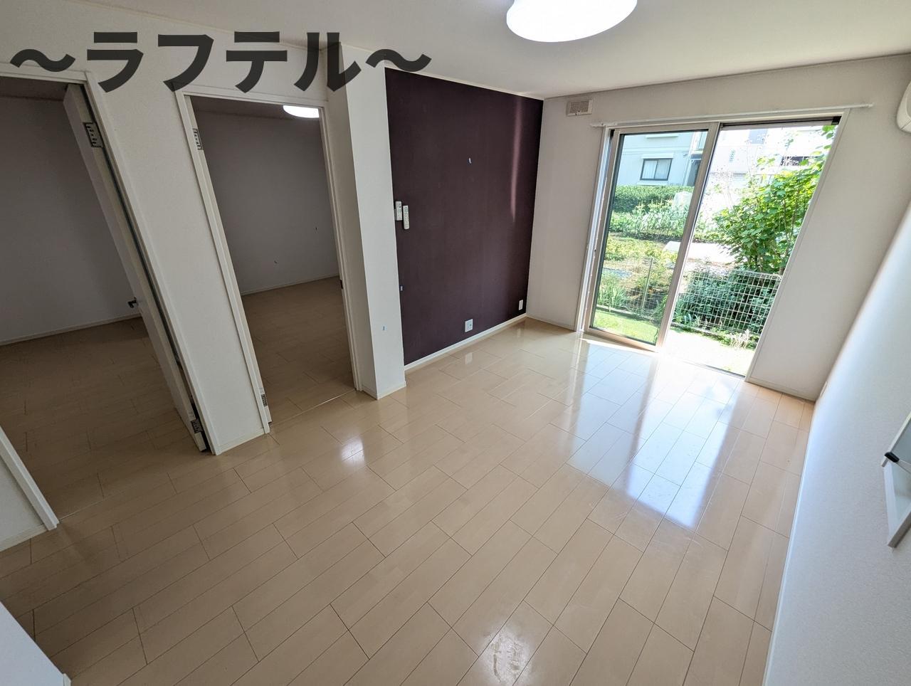 居室・リビング　同メーカー施工　別部屋写真
