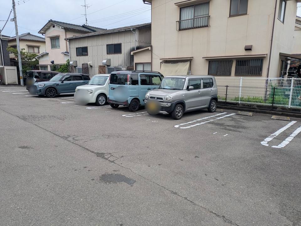 駐車場　駐車場