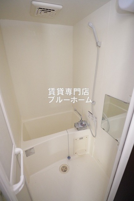 バス・シャワールーム　鏡のあるお風呂！