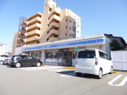 コンビニ　ローソン伊勢岩渕店（コンビニ）まで850m