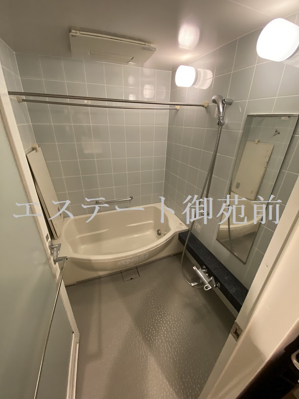 バス・シャワールーム　ミストサウナ・追い焚き風呂・浴室乾燥機