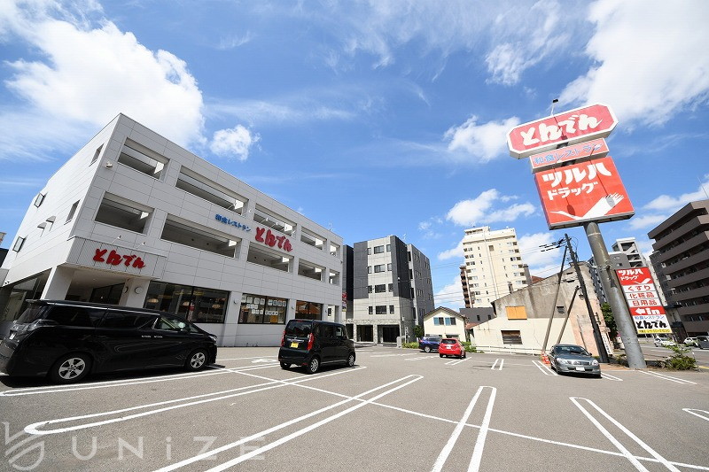 飲食店　和食レストランとんでん月寒店（飲食店）まで943m