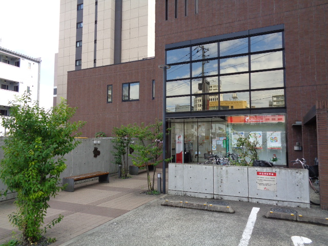 銀行　多摩信用金庫豊田支店（銀行）まで237m