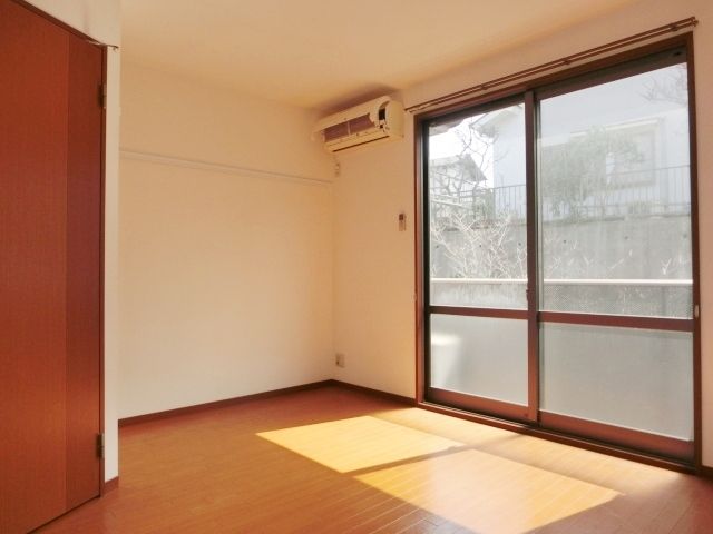 居室・リビング　明るいお部屋は気分も明るくなりますね！