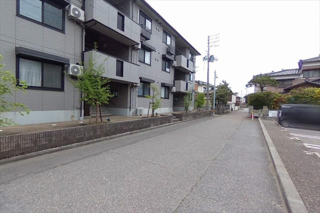 その他　前面道路（その他）まで0m