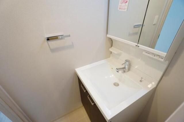 玄関　収納もある玄関です