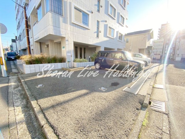 駐車場　敷地内駐車場空きあり
