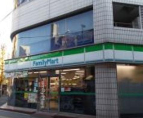 コンビニ　ファミリーマート 神田岩本町一丁目店（コンビニ）まで258m