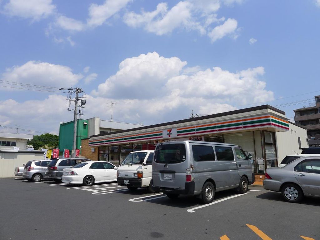 コンビニ　セブン-イレブン 南柏２丁目店（西口）（コンビニ）まで200m