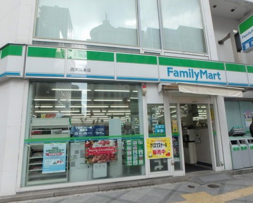 コンビニ　ファミリーマート西天満東店（コンビニ）まで279m