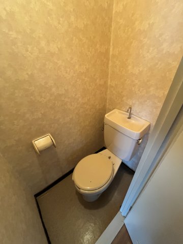 トイレ　(参考)同マンション同間取り他部屋の写真