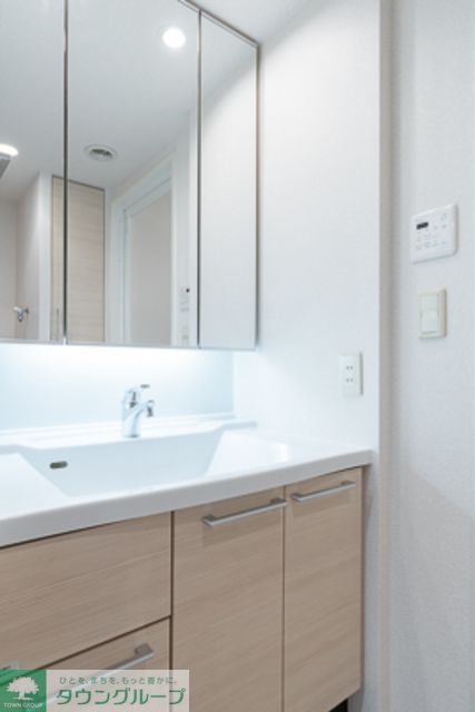 洗面設備　※写真は同タイプ住戸です。