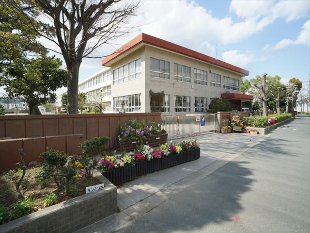 小学校　浜松市立曳馬小学校（小学校）まで500m