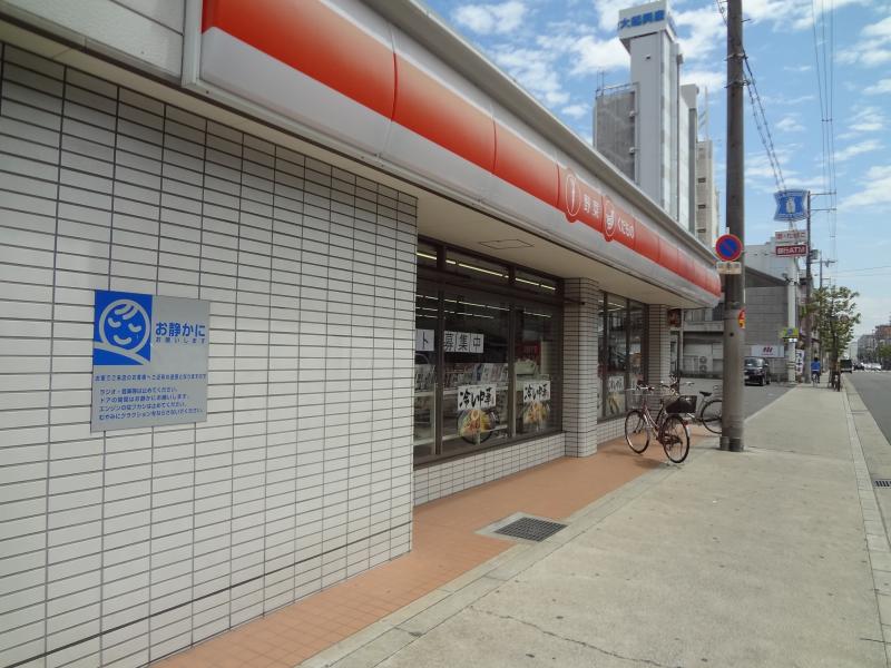 コンビニ　ローソンプラス 鶴橋三丁目店（コンビニ）まで329m