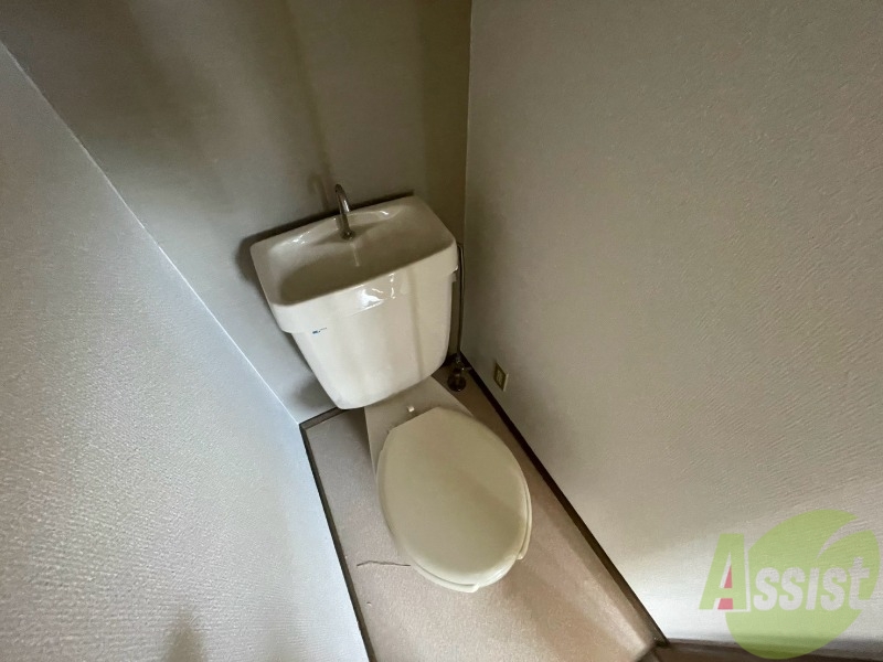 トイレ　こちらはトイレです。清潔感があり、安心して使用できます。