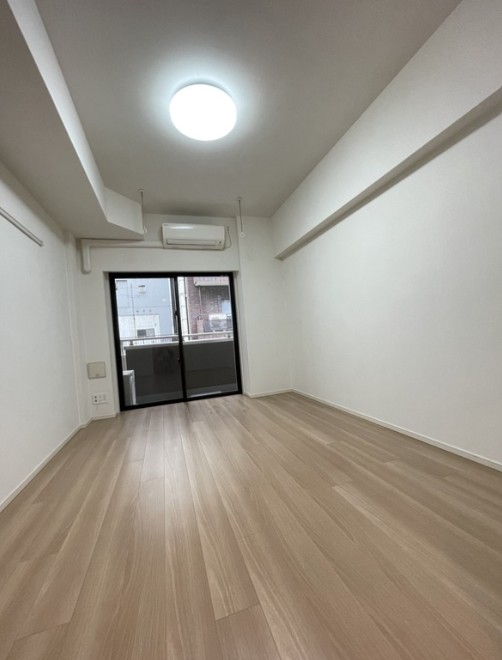 ＪＲ山手線 浜松町駅 徒歩7分 12階建 築14年の居間写真