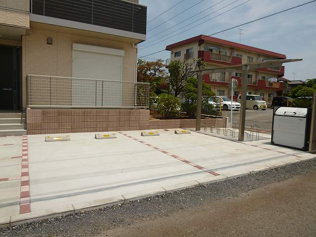 駐車場　駐車場要空き確認（１０，０００円／月）