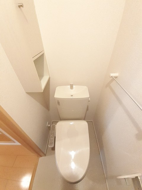 トイレ　暖房便座。ウォシュレット